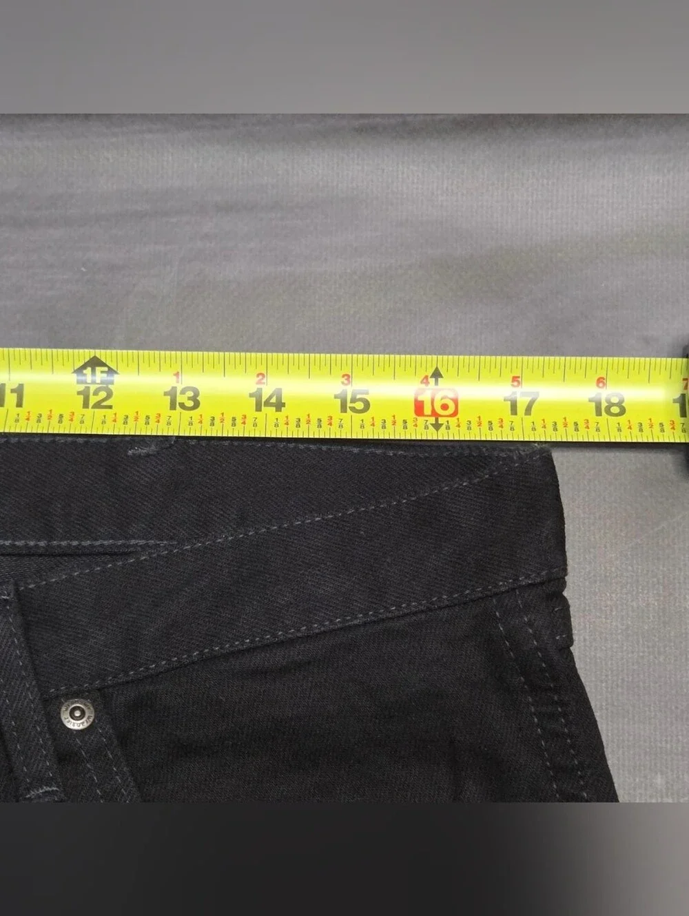 Wrangler Rugged Wear® Relaxed Fit Jean Black size 33x34 NWT
